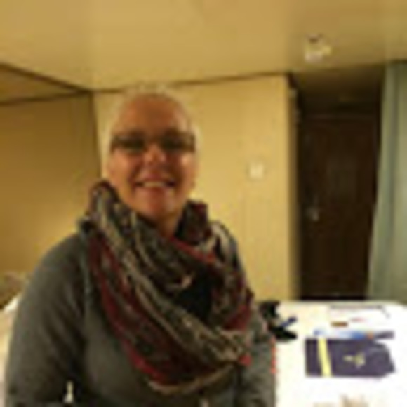 Meet your Posher, Sharon - Picture 1 of 1